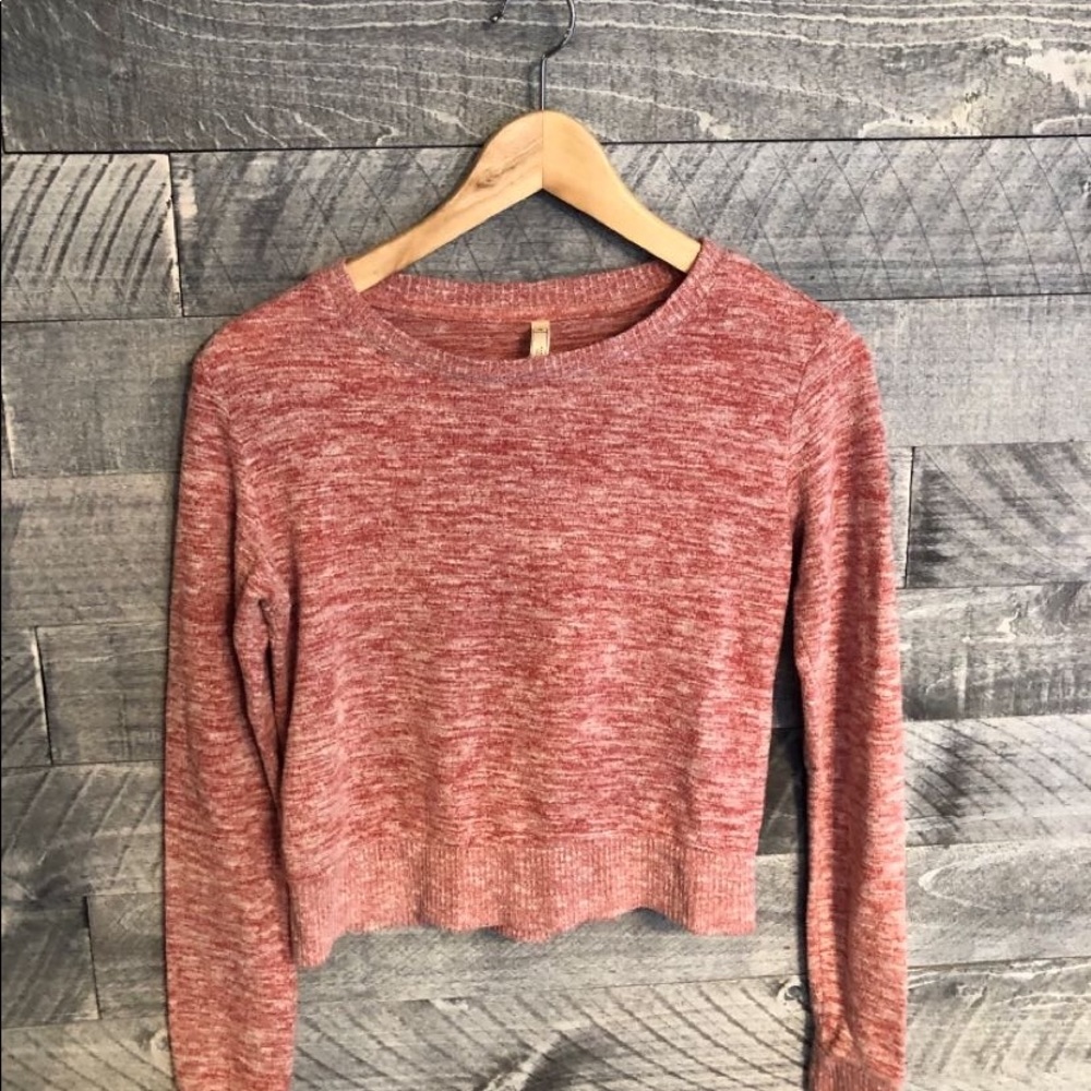 very soft pink aeropostale sweater - Picture 1 of 3